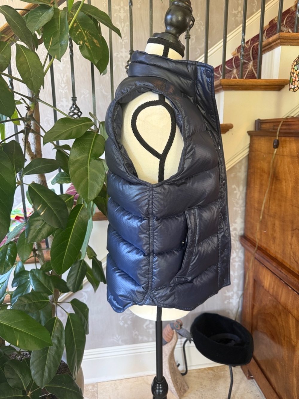 J CREW ladies, navy puffer, jacket, size, medium, zipper snap closure, exc cond - Picture 12 of 13